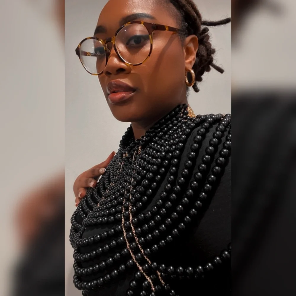 Luxurious black pearl body chain - Picture 3 of 6